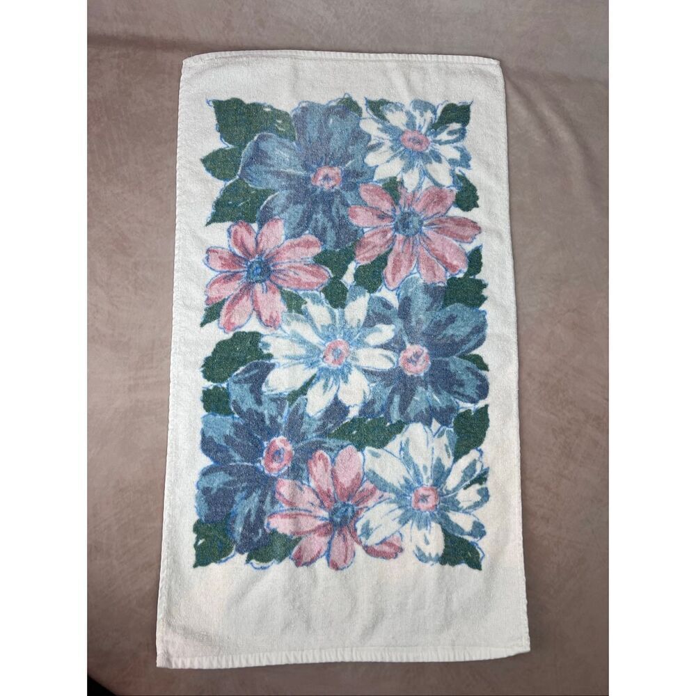 Vintage 1970s Cannon Floral Hand Towel Pastel Pink Blue 16x27”